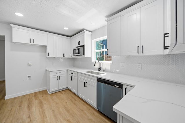 3311 Knoll Manor Drive, Houston, TX 77345