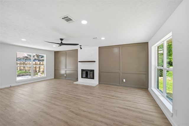 3311 Knoll Manor Drive, Houston, TX 77345