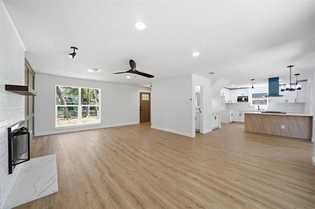 3311 Knoll Manor Drive, Houston, TX 77345