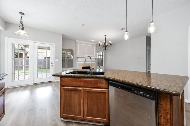 1210 Sandy Plains Lane, Houston, TX 77062