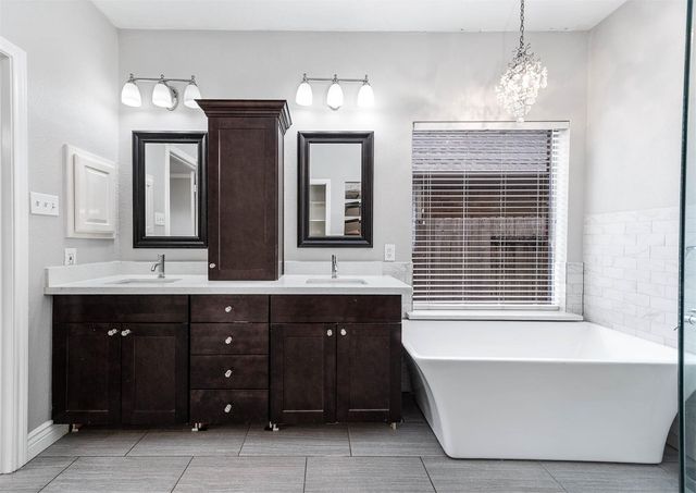 1210 Sandy Plains Lane, Houston, TX 77062