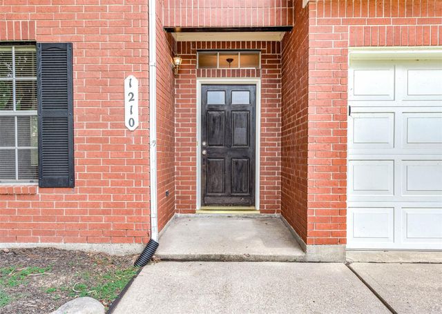 1210 Sandy Plains Lane, Houston, TX 77062