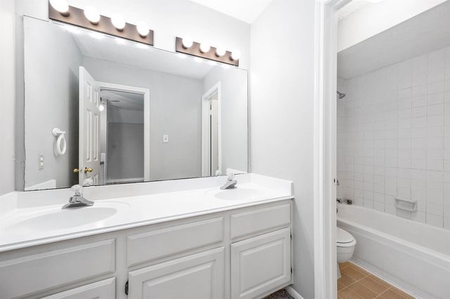 1210 Sandy Plains Lane, Houston, TX 77062
