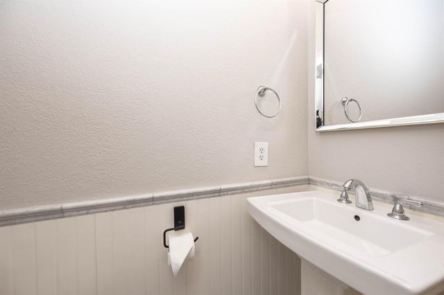 1210 Sandy Plains Lane, Houston, TX 77062