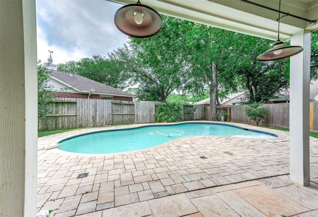1210 Sandy Plains Lane, Houston, TX 77062
