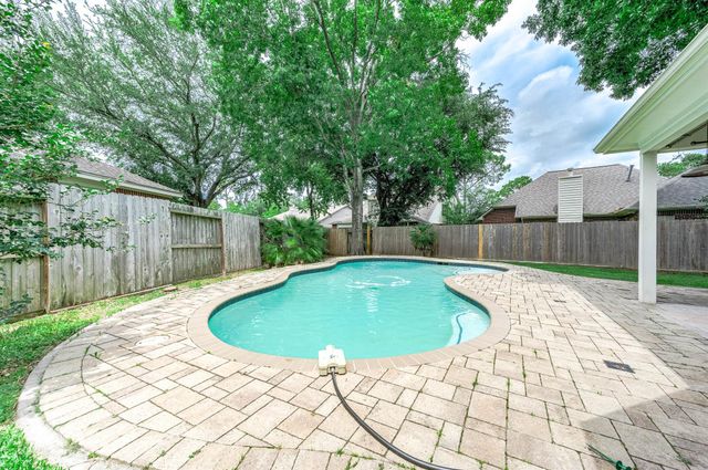 1210 Sandy Plains Lane, Houston, TX 77062