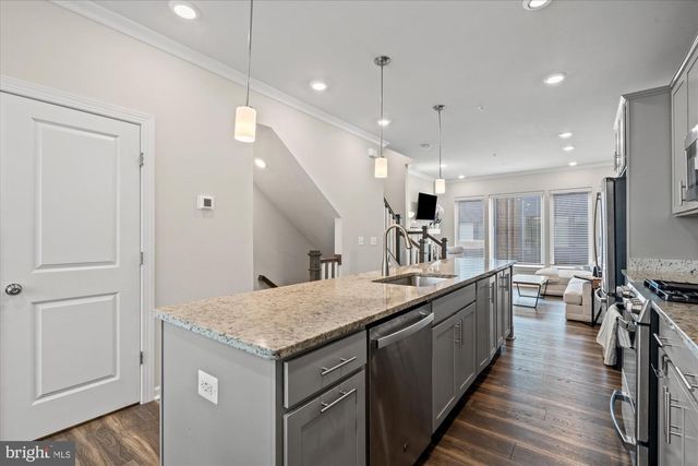 8156 TOMPKINS ST, Rockville, MD 20855