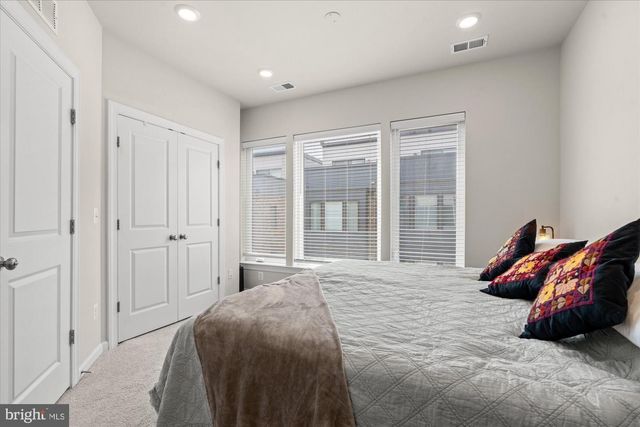 8156 TOMPKINS ST, Rockville, MD 20855