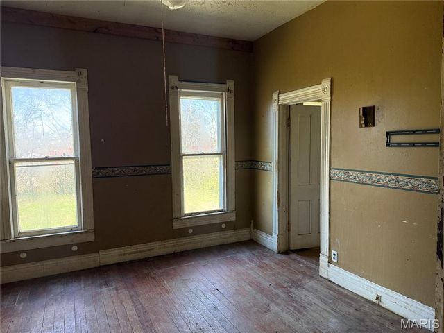 718 E Main Street, Richland, MO 65556