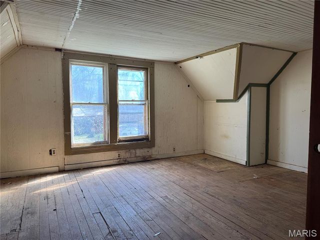 718 E Main Street, Richland, MO 65556