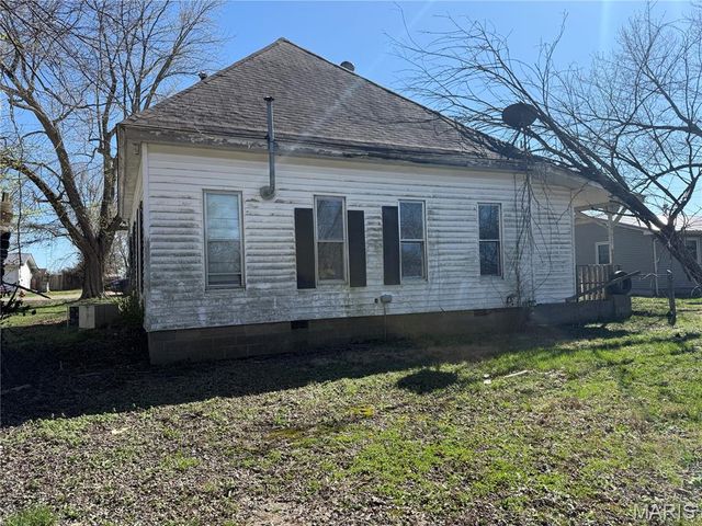 718 E Main Street, Richland, MO 65556