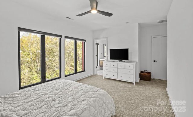 2712 N Davidson Street, Charlotte, NC 28205