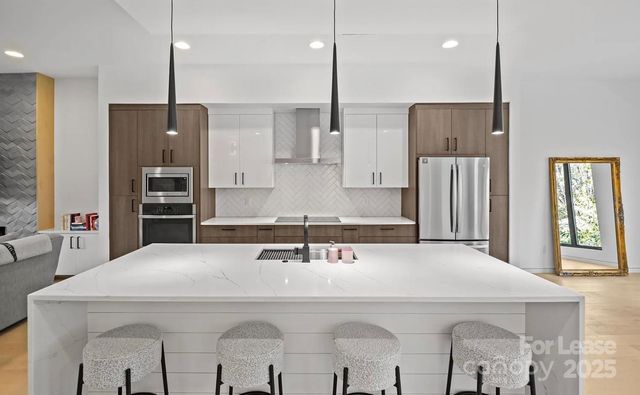 2712 N Davidson Street, Charlotte, NC 28205