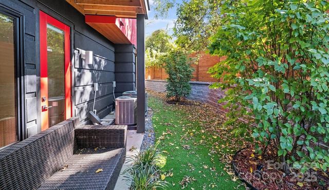 2712 N Davidson Street, Charlotte, NC 28205