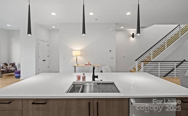 2712 N Davidson Street, Charlotte, NC 28205