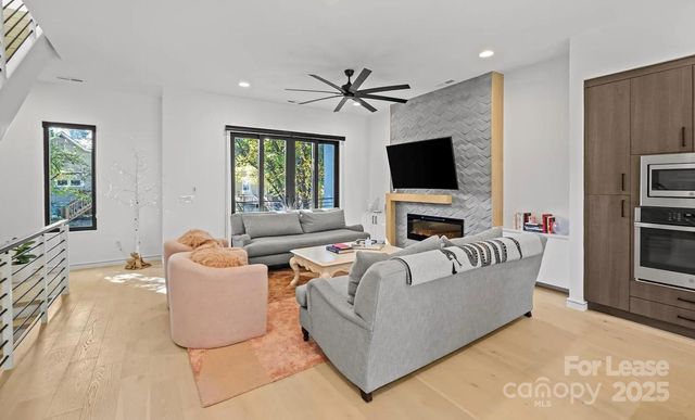 2712 N Davidson Street, Charlotte, NC 28205