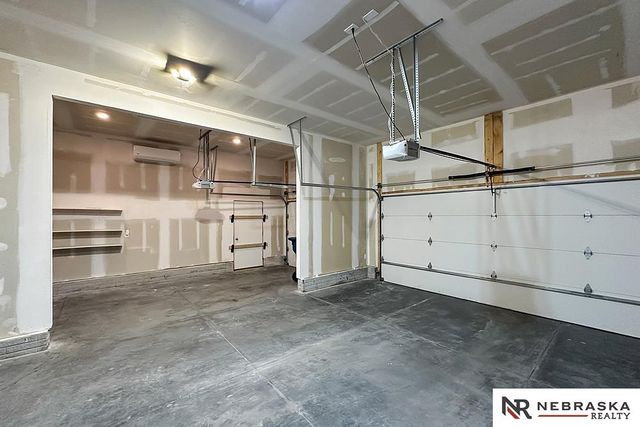 8811 S 65th, Papillion, NE 68157