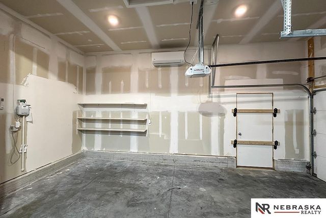 8811 S 65th, Papillion, NE 68157