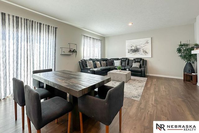 8811 S 65th, Papillion, NE 68157