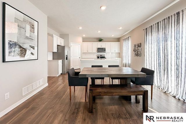 8811 S 65th, Papillion, NE 68157