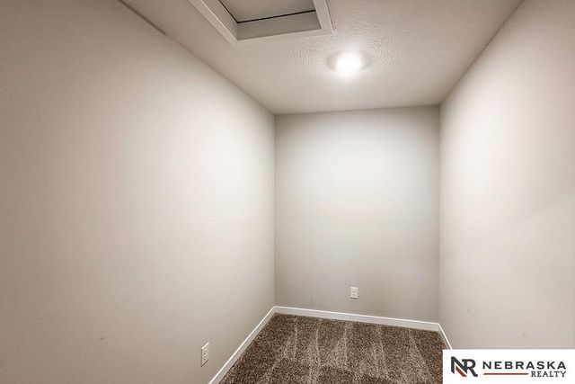 8811 S 65th, Papillion, NE 68157