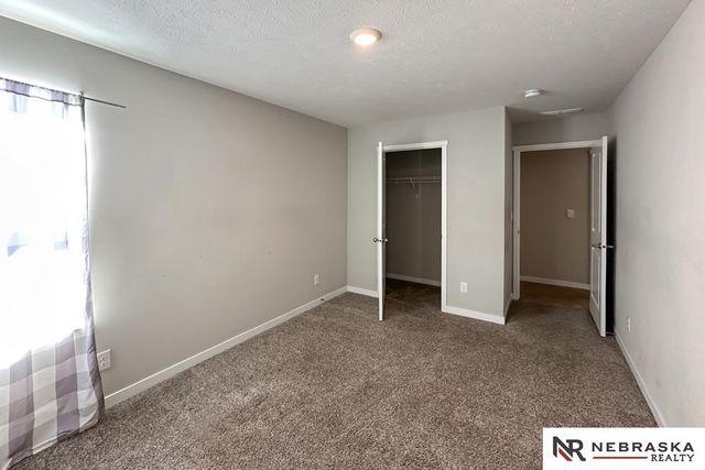 8811 S 65th, Papillion, NE 68157