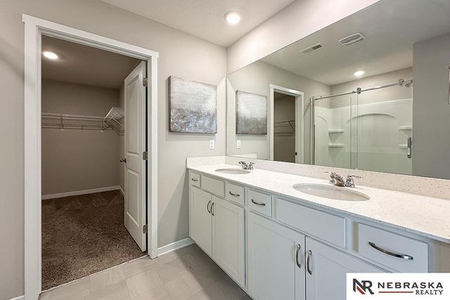 8811 S 65th, Papillion, NE 68157