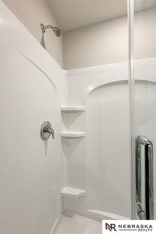 8811 S 65th, Papillion, NE 68157