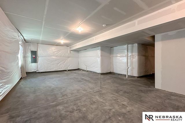 8811 S 65th, Papillion, NE 68157