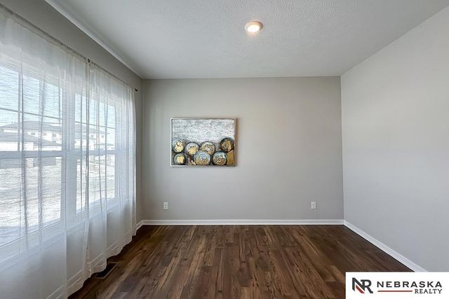 8811 S 65th, Papillion, NE 68157