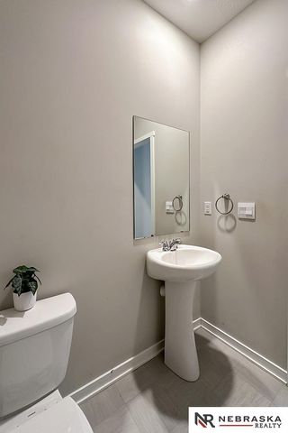 8811 S 65th, Papillion, NE 68157