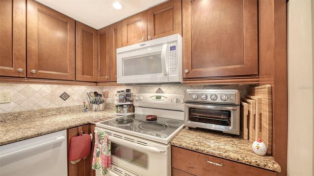 1925 GULF OF MEXICO DRIVE G8-302, Longboat Key, FL 34228