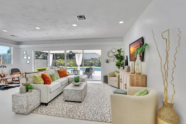 832 SW 10th Avenue, Boca Raton, FL 33486