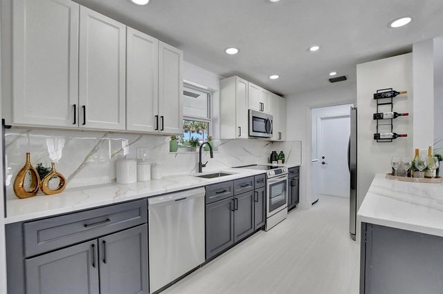 832 SW 10th Avenue, Boca Raton, FL 33486