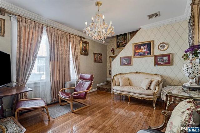 12-17 Roosevelt Place, Fair Lawn, NJ 07410