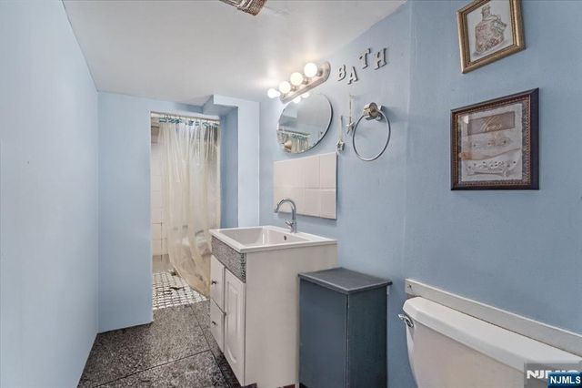 12-17 Roosevelt Place, Fair Lawn, NJ 07410