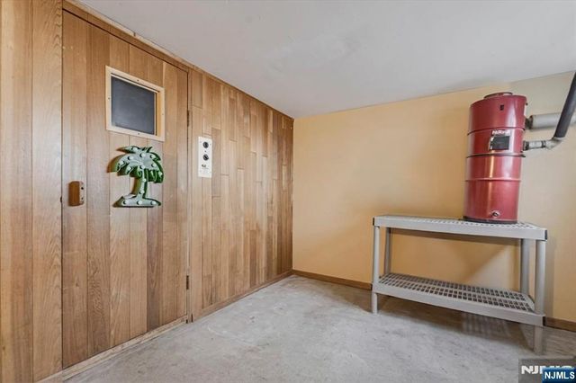 12-17 Roosevelt Place, Fair Lawn, NJ 07410