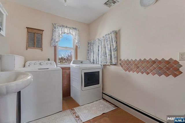 12-17 Roosevelt Place, Fair Lawn, NJ 07410
