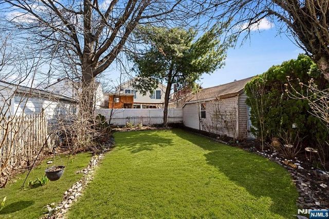 12-17 Roosevelt Place, Fair Lawn, NJ 07410