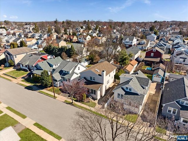 12-17 Roosevelt Place, Fair Lawn, NJ 07410