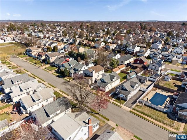 12-17 Roosevelt Place, Fair Lawn, NJ 07410