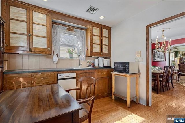 12-17 Roosevelt Place, Fair Lawn, NJ 07410