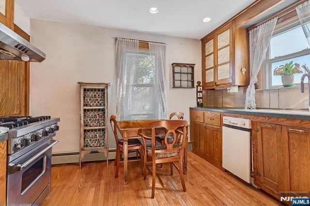 12-17 Roosevelt Place, Fair Lawn, NJ 07410