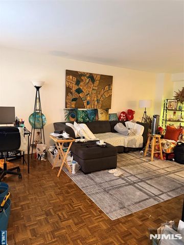 8800 Boulevard 7L, North Bergen, NJ 07047