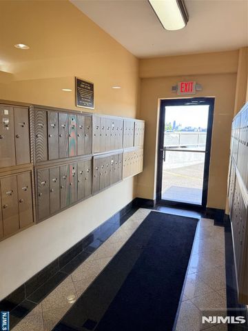 8800 Boulevard 7L, North Bergen, NJ 07047
