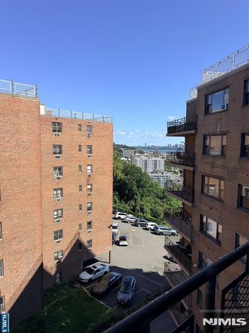 8800 Boulevard 7L, North Bergen, NJ 07047