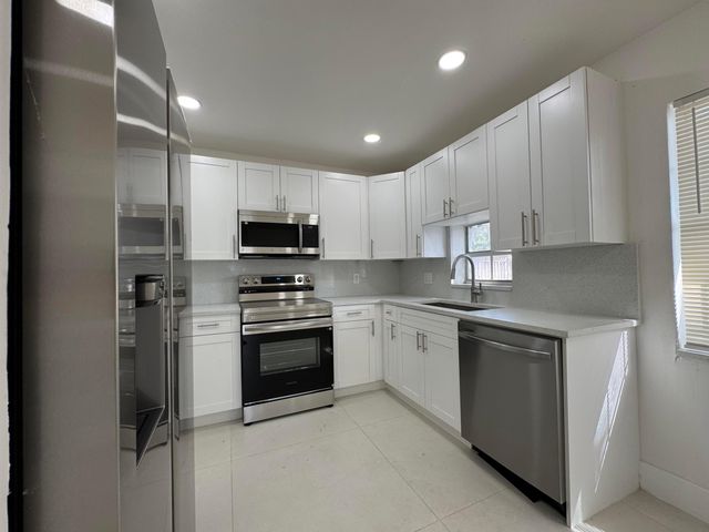 6610 Greene Street, Hollywood, FL 33024