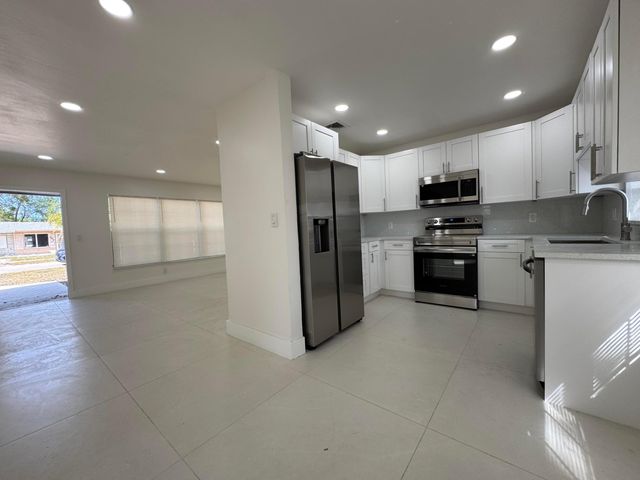 6610 Greene Street, Hollywood, FL 33024