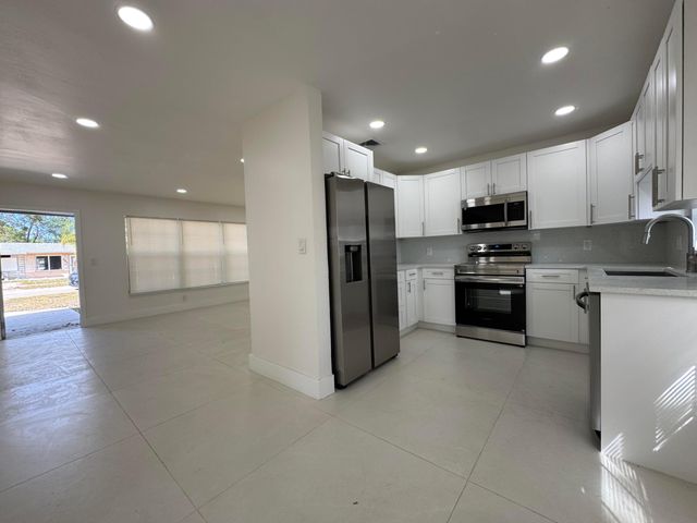 6610 Greene Street, Hollywood, FL 33024