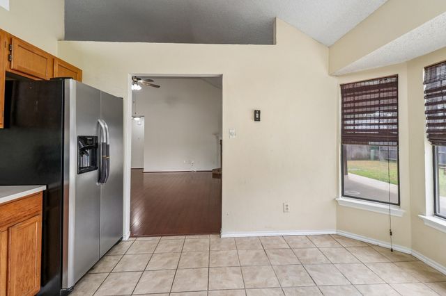 519 Kessler Street, Grand Prairie, TX 75052